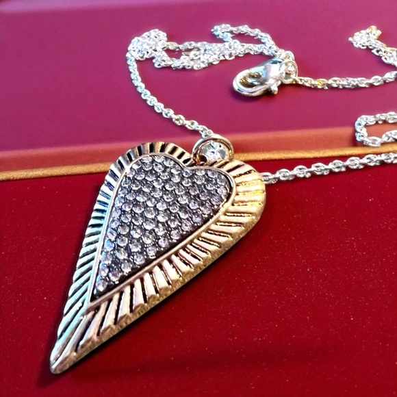 Stainless steel & rhinestones heart pendant with a no tarnish silver plate chain - Picture 12 of 16